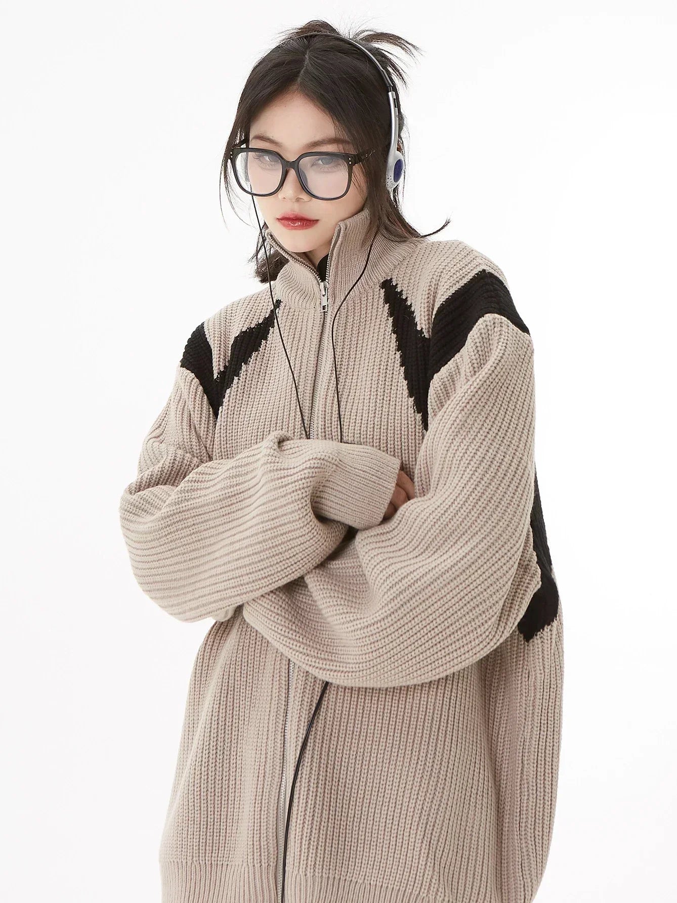 Oversized Zip Up Knitted Cardigan - INTOHYPEZONE