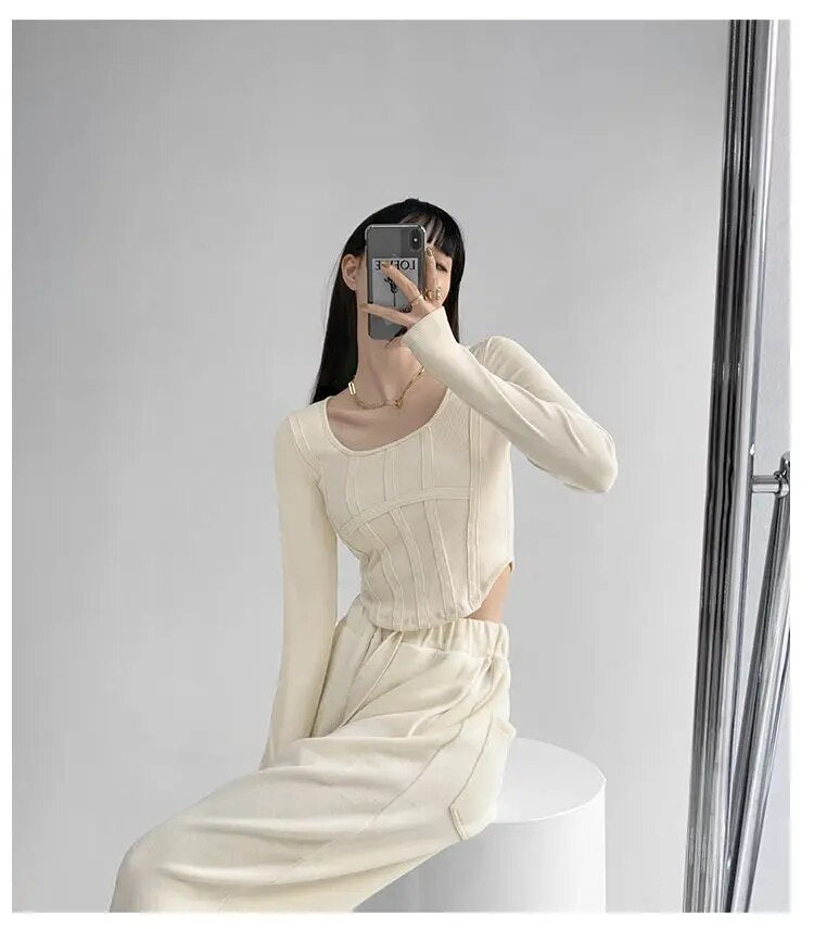Vintage Long Sleeve Cropped Top - INTOHYPEZONE