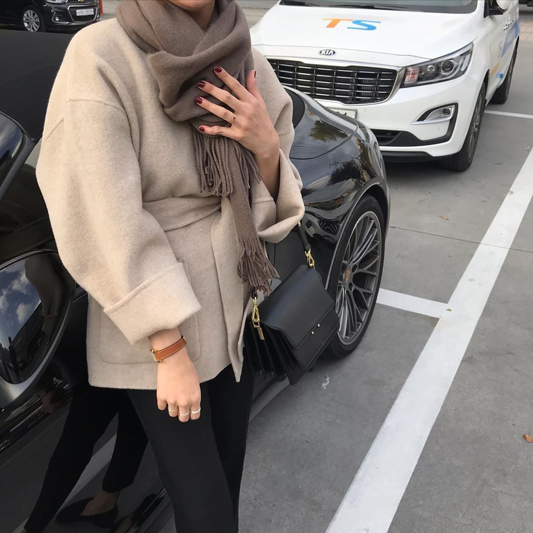 V-neck Wool Jacket with Belt -INTOHYPEZONE