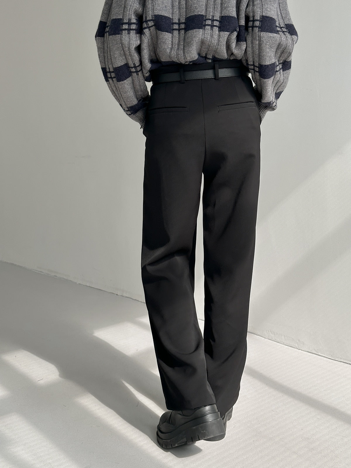 ESSENTIAL STRAIGHT SUIT PANTS - INTOHYPEZONE
