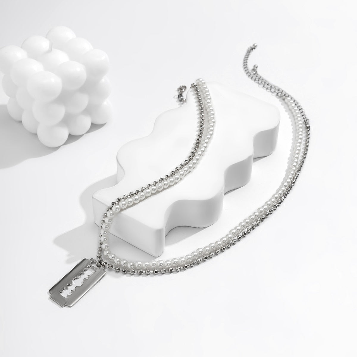 CHAIN WITH BLADE PENDANT NECKLACE