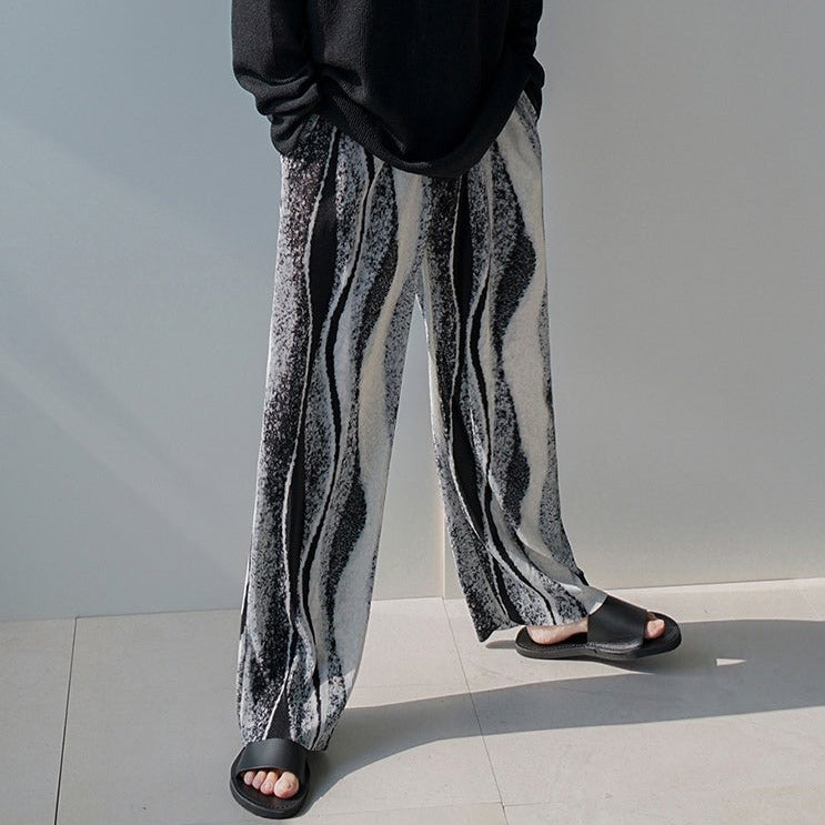 IRREGULAR PATTERN PLEATS PANTS - INTOHYPEZONE