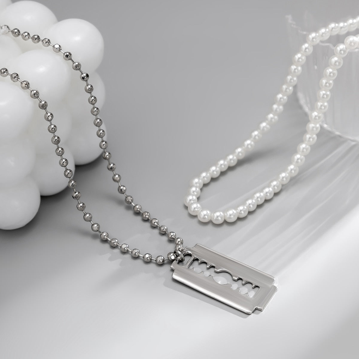 CHAIN WITH BLADE PENDANT NECKLACE