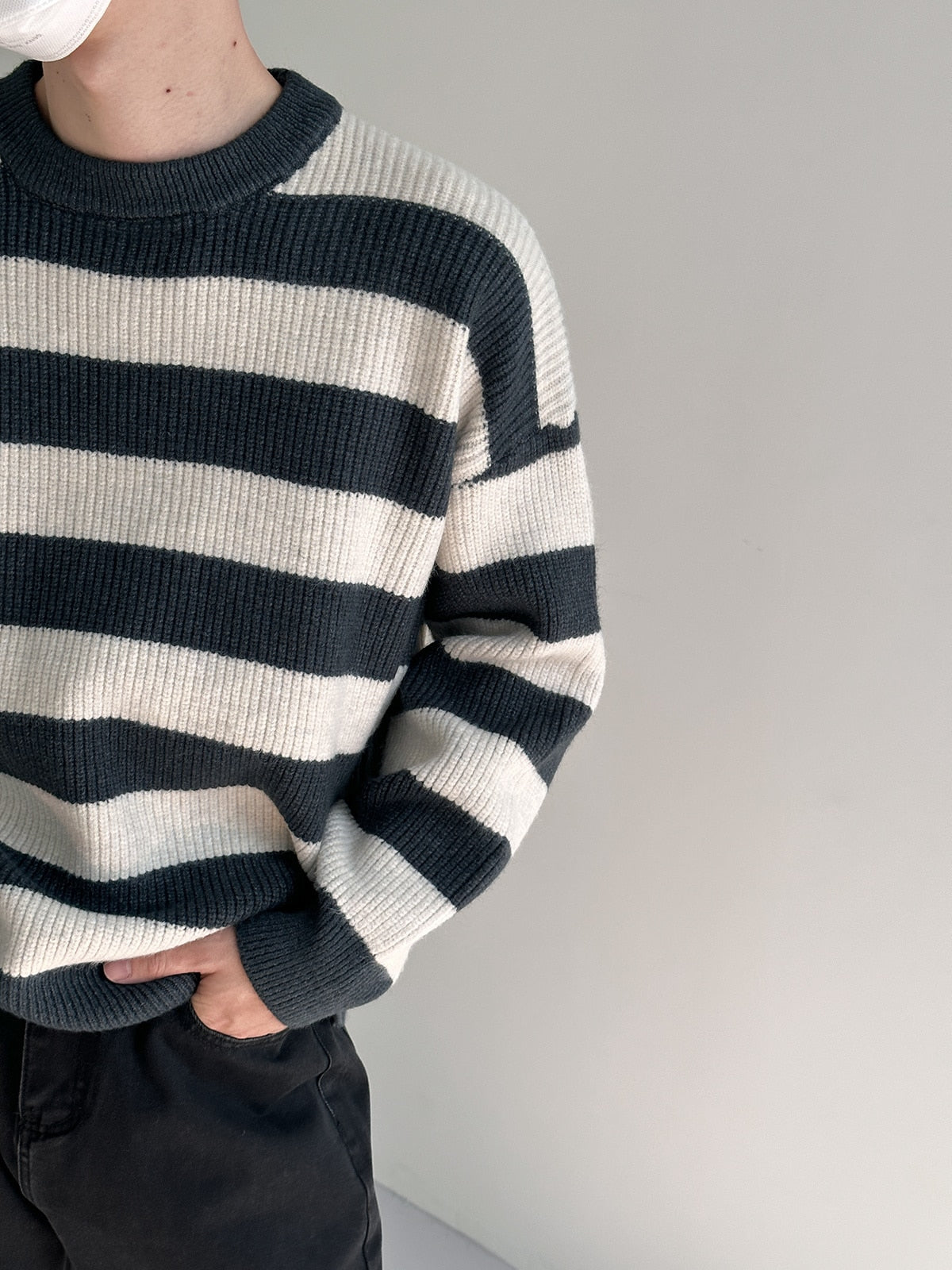 CREWNECK STRIPED SWEATER - INTOHYPEZONE