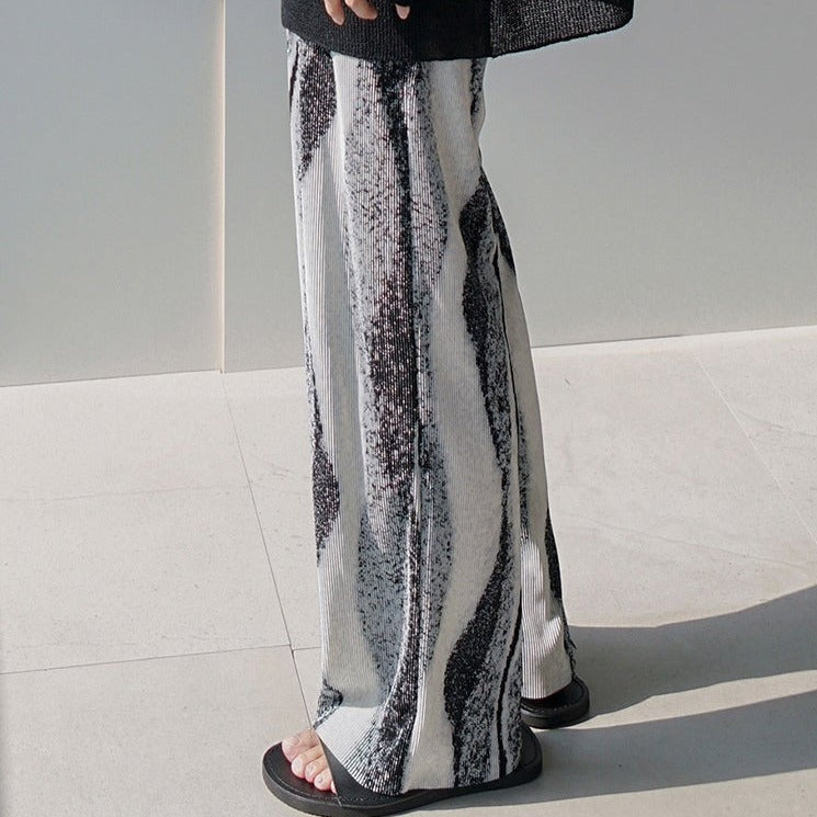 IRREGULAR PATTERN PLEATS PANTS - INTOHYPEZONE