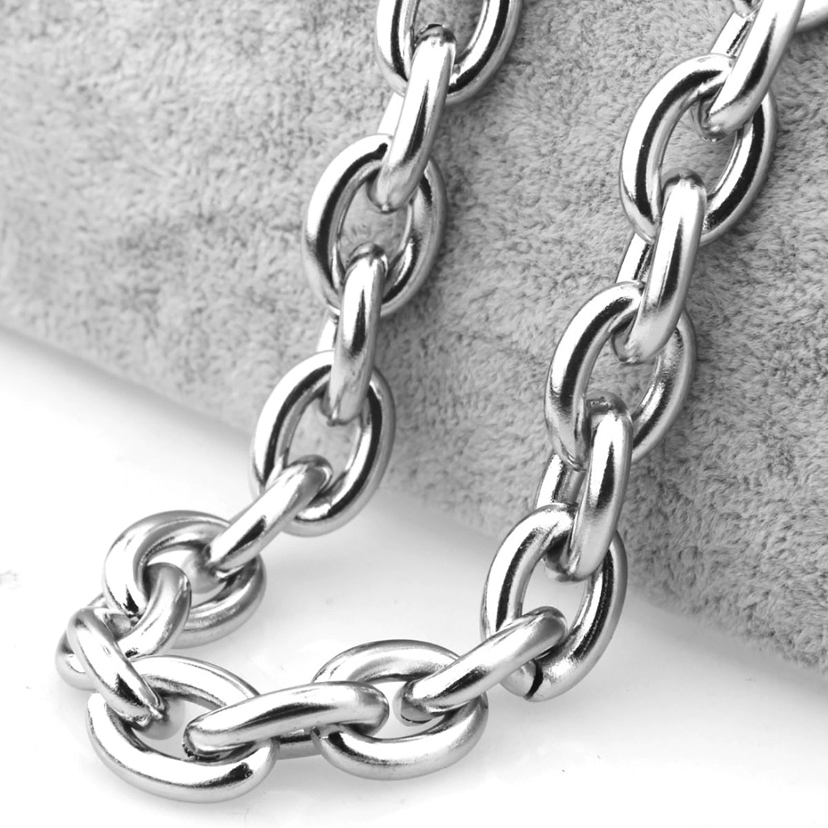 THICK CUBAN CHAIN
