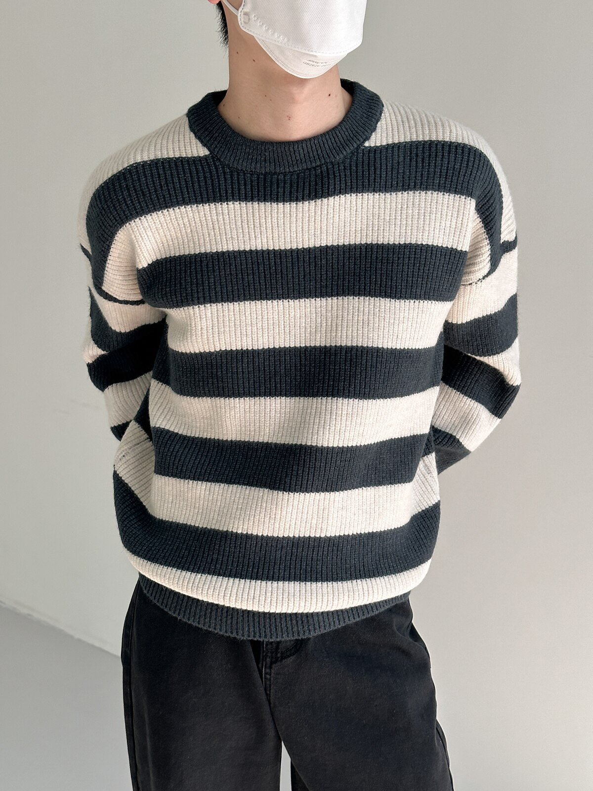 CREWNECK STRIPED SWEATER - INTOHYPEZONE