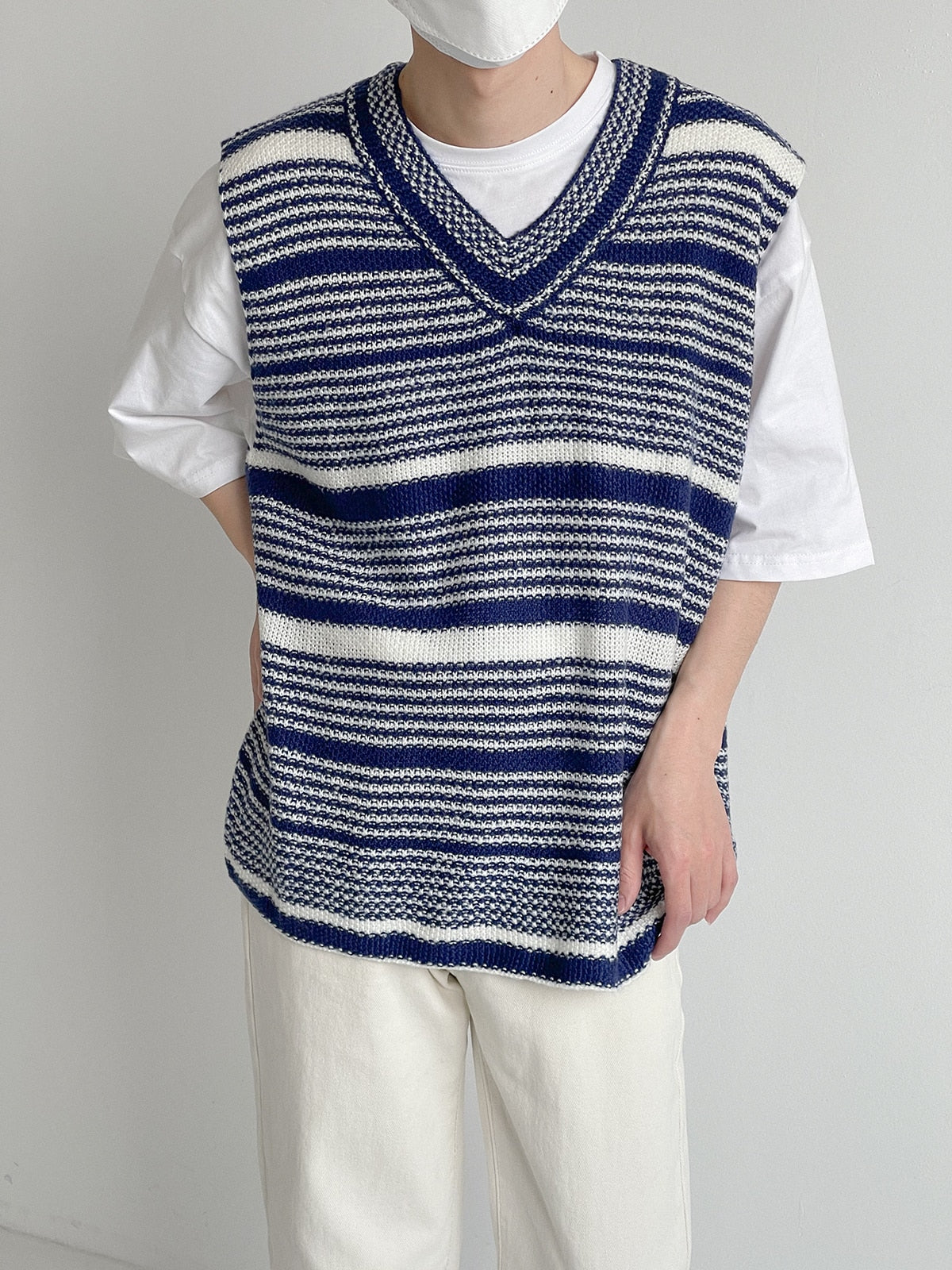 V-NECK STRIPED VEST - INTOHYPEZONE
