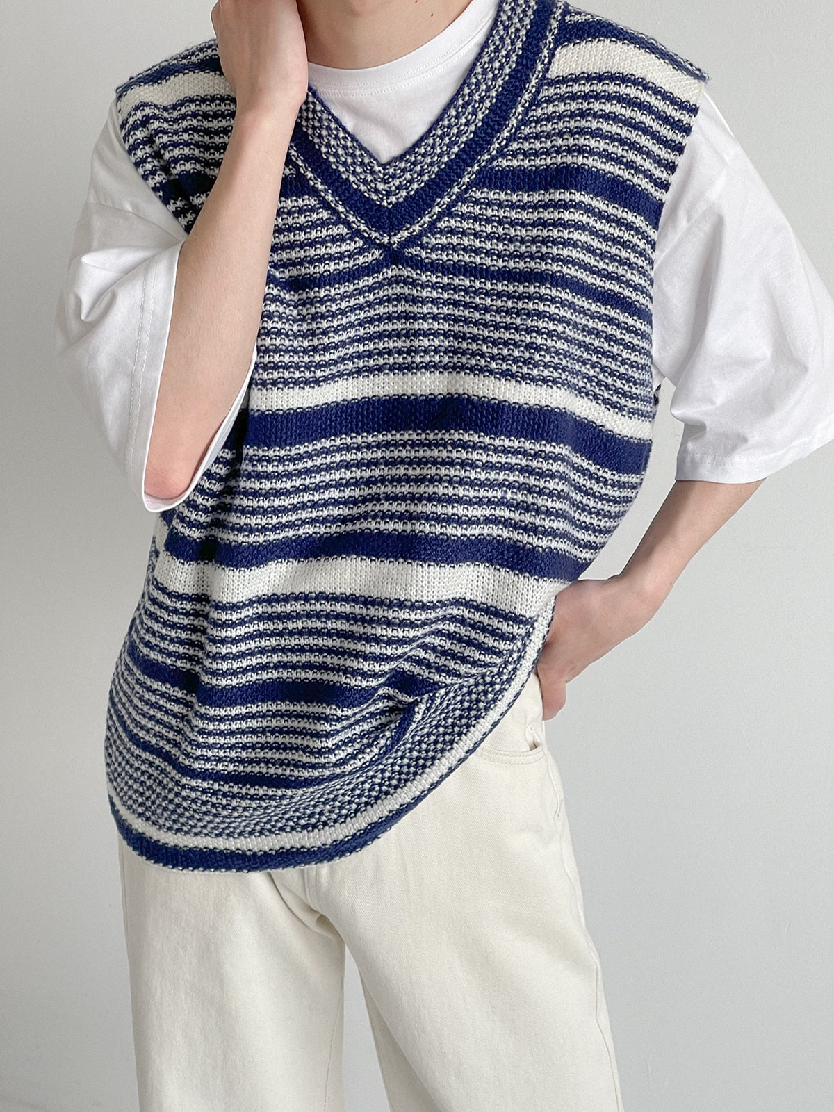 V-NECK STRIPED VEST - INTOHYPEZONE