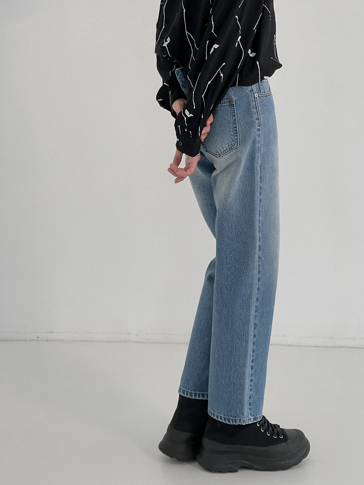 LOOSE STRAIGHT CUT DENIM - INTOHYPEZONE