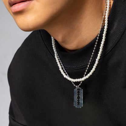 CHAIN WITH BLADE PENDANT NECKLACE