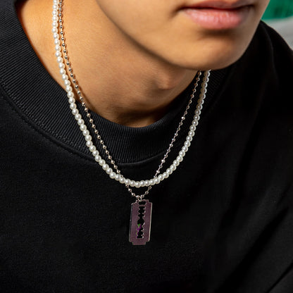 CHAIN WITH BLADE PENDANT NECKLACE