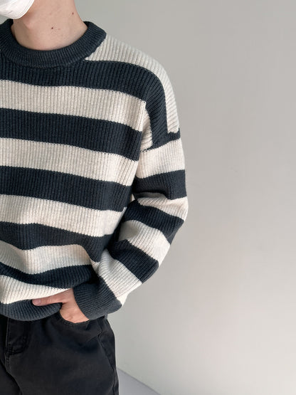 CREWNECK STRIPED SWEATER - INTOHYPEZONE